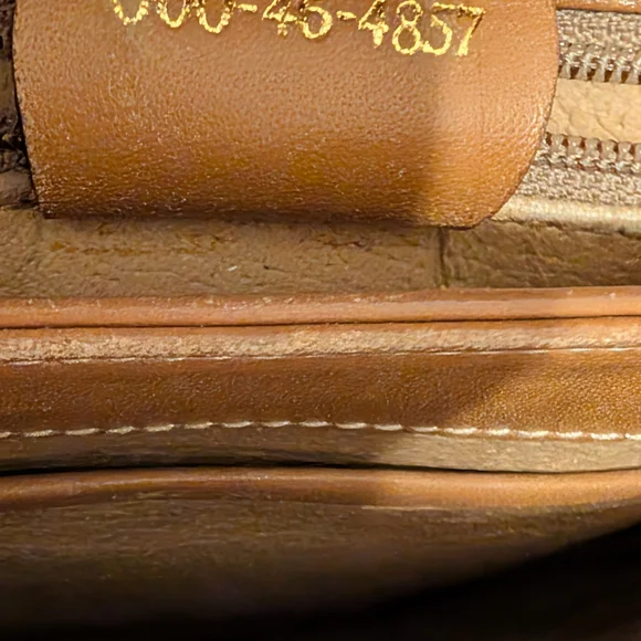 Gucci Beige and Brown Shoulder Bag - Picture 3 of 16